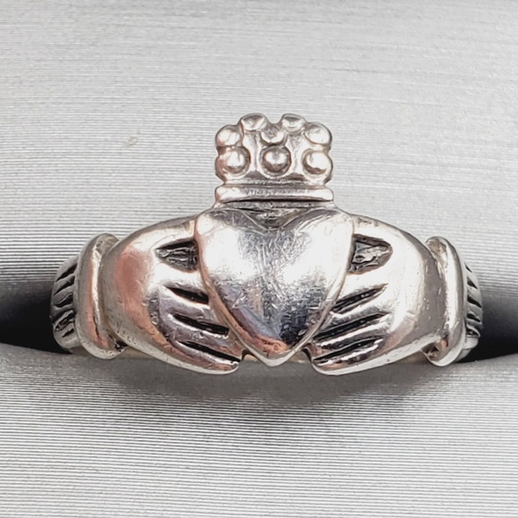 Silver Claddagh Ring - Picture 1 of 7